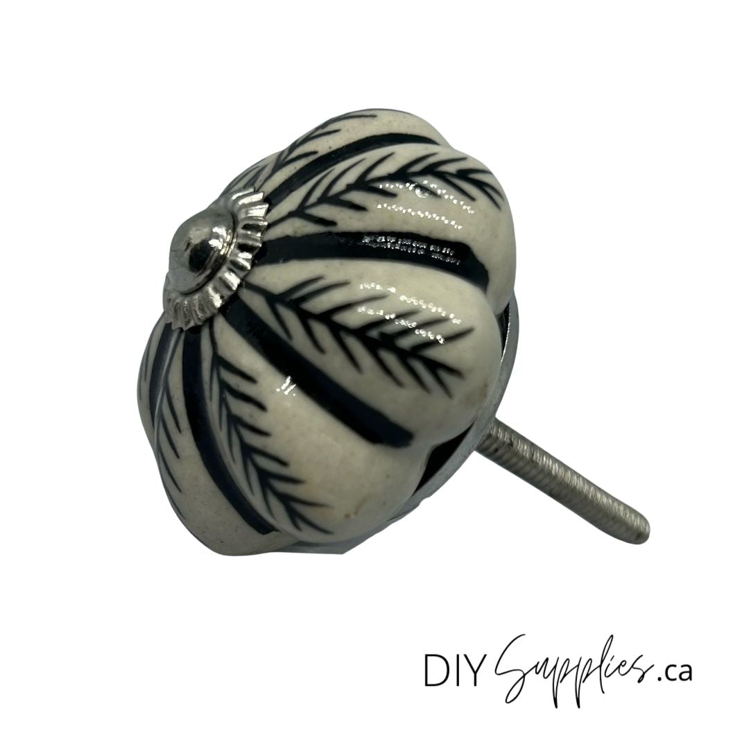 Furniture Knob - Black & White Flower